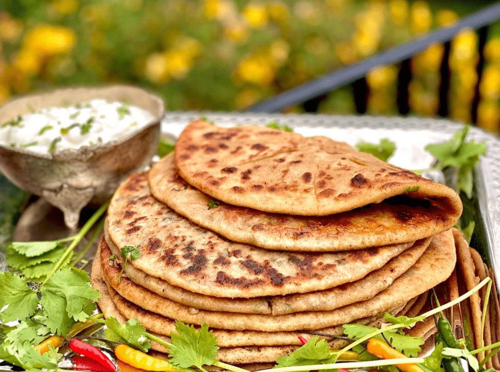 Gobi paratha with curd/ pickle