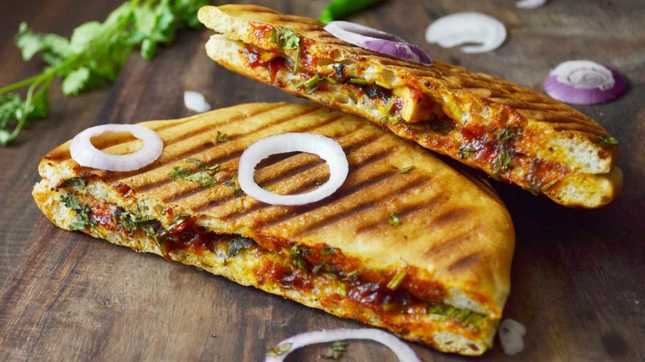 Paneer Stuffed Kulcha