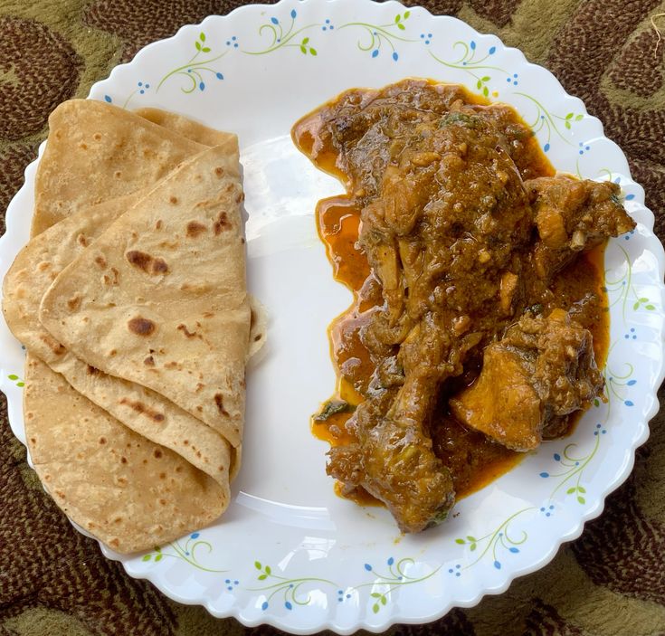 2 Chappathi with chicken kulambu - (250 ml chicken kulambu)
