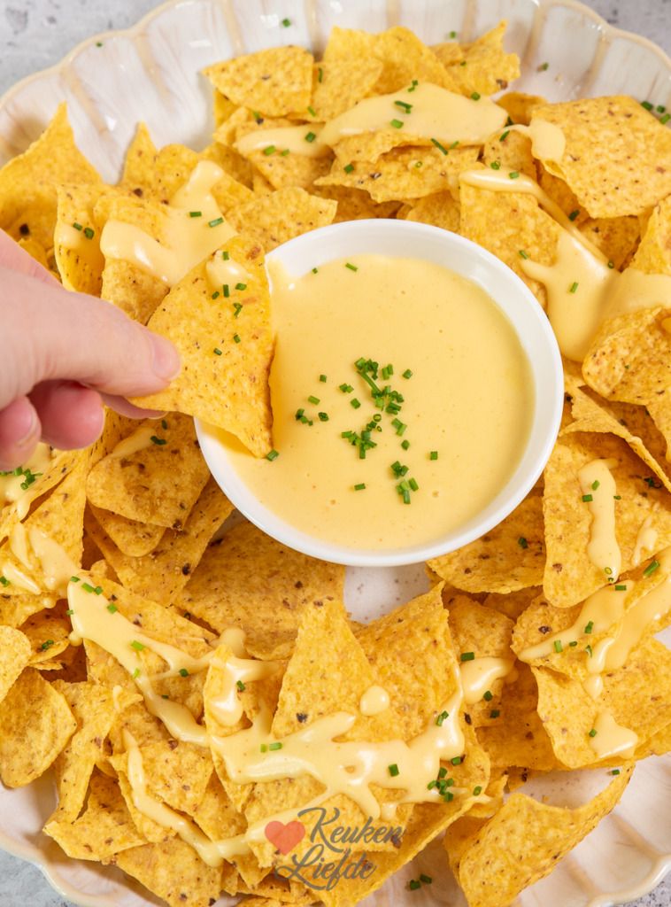 Nachos with Salsa & Cheese Dip