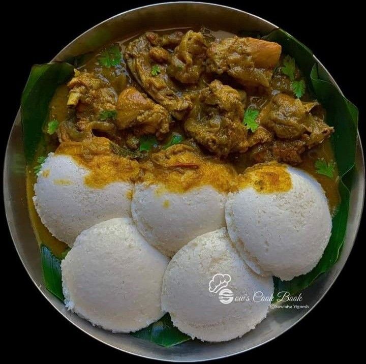 Idly with Chicken Gravy