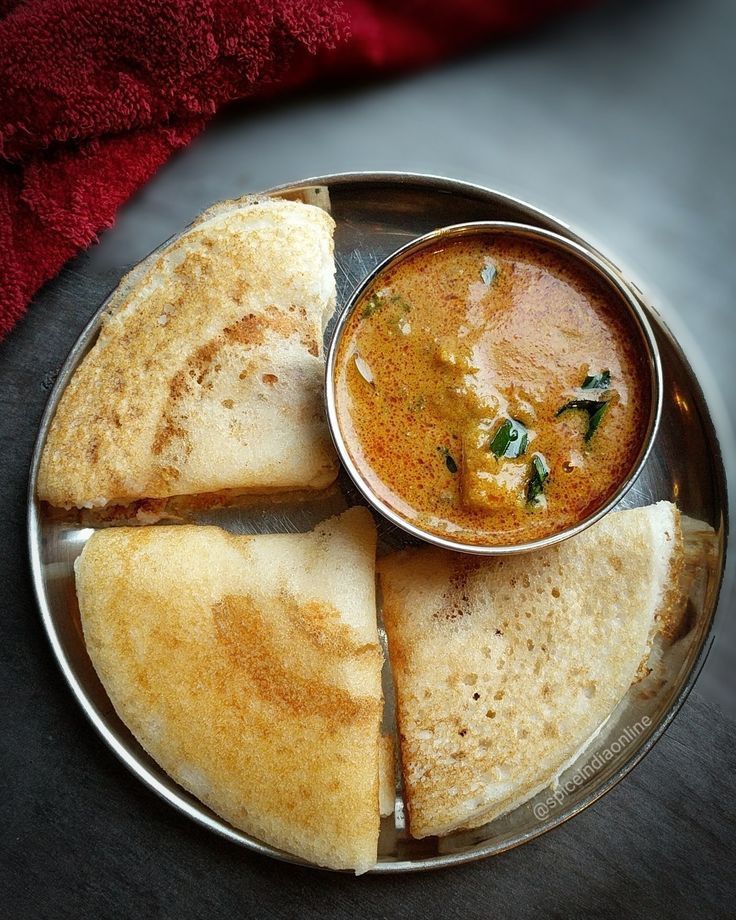 Dosa with Chicken Gravy