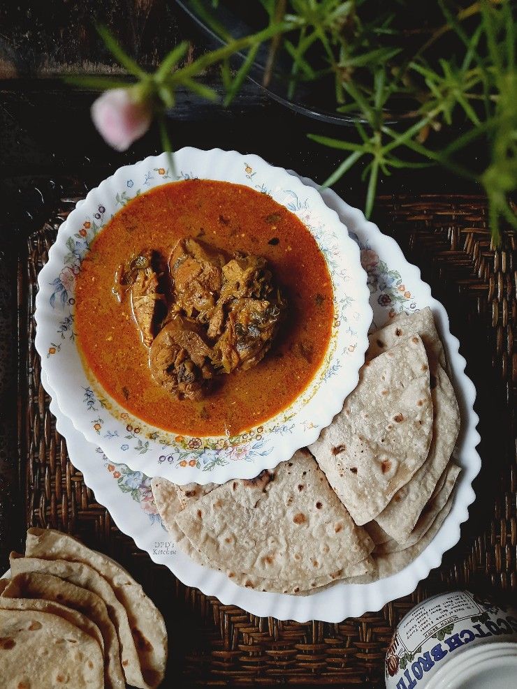 Chapati with Chicken Gravy