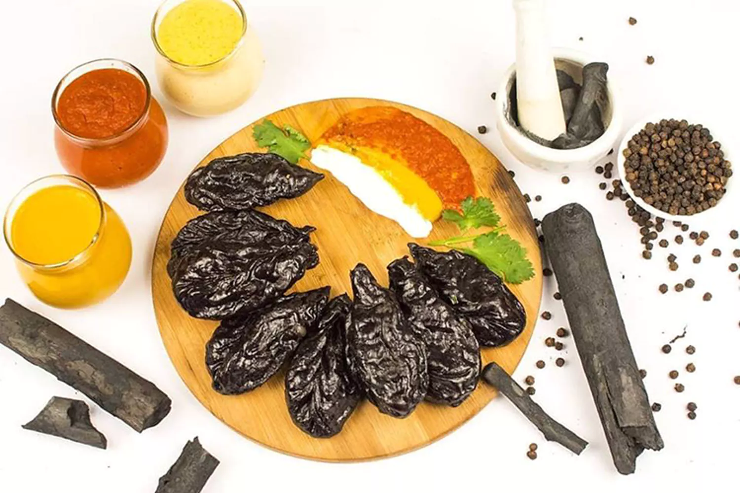 Charcoal Paneer Momo - 4 Pcs