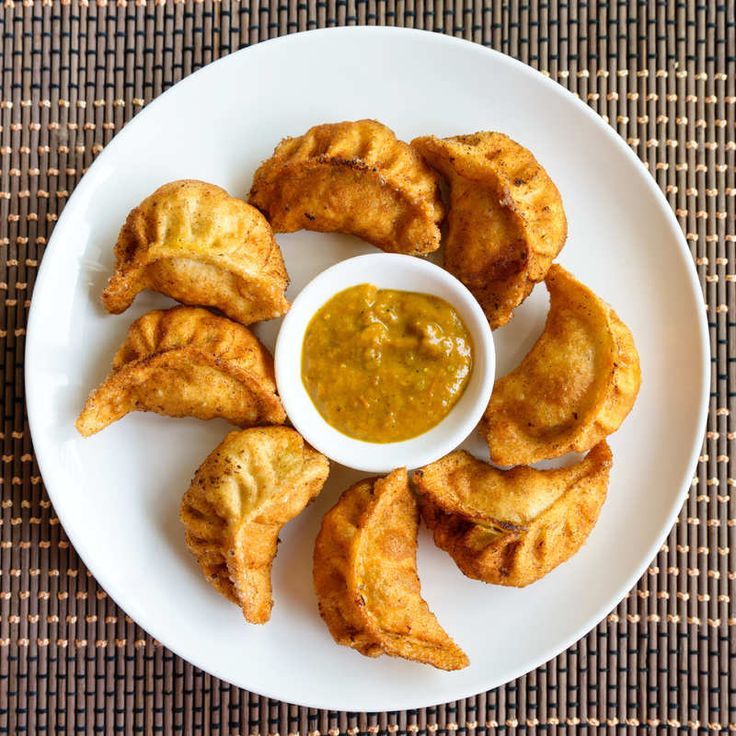 Classic Chicken Momo - 6 Pcs (FRIED)