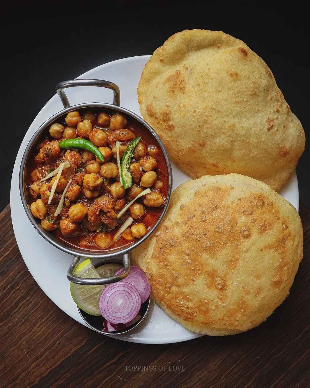 Chola Bhatura