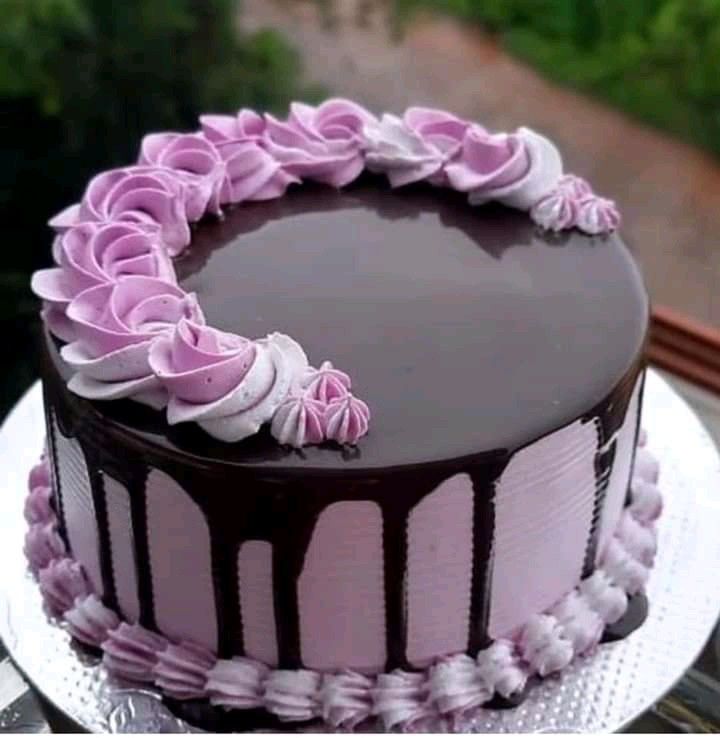 Black Currant - 1Kg Cake (With Egg)