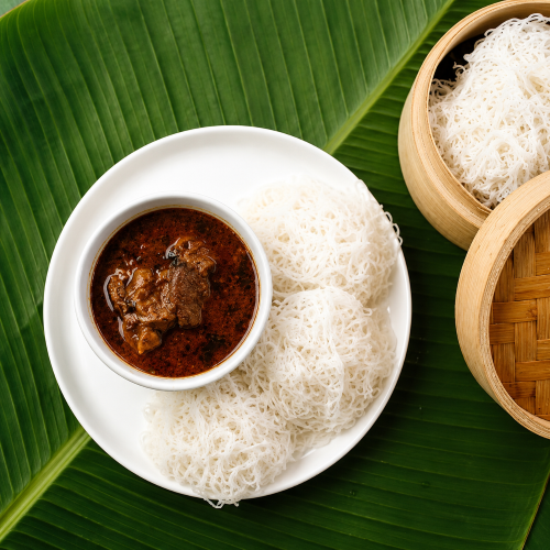Idiyappam ,4pcs - 250ml Chicken gravy