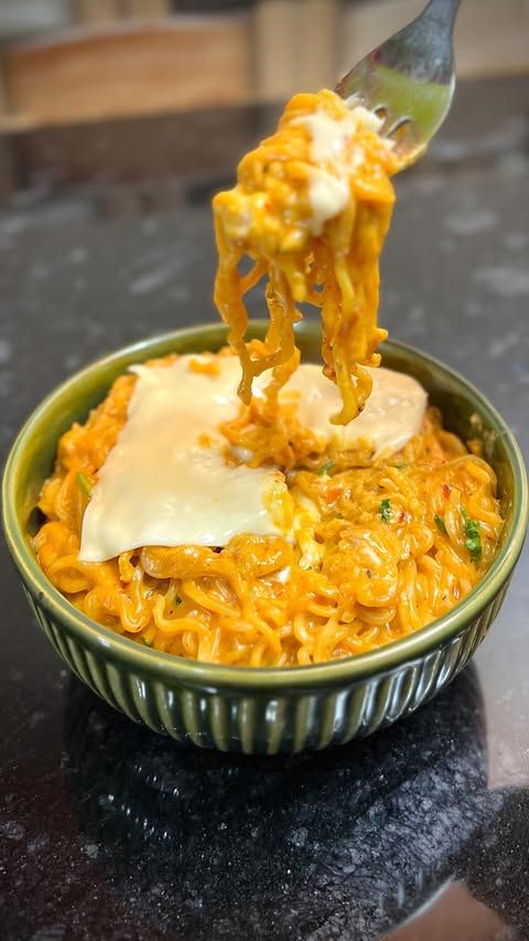 Cheesy Maggie