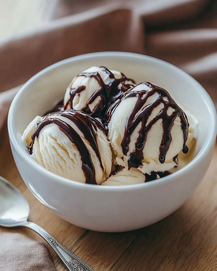 2 in 1 Vanilla Chocolate Icecream