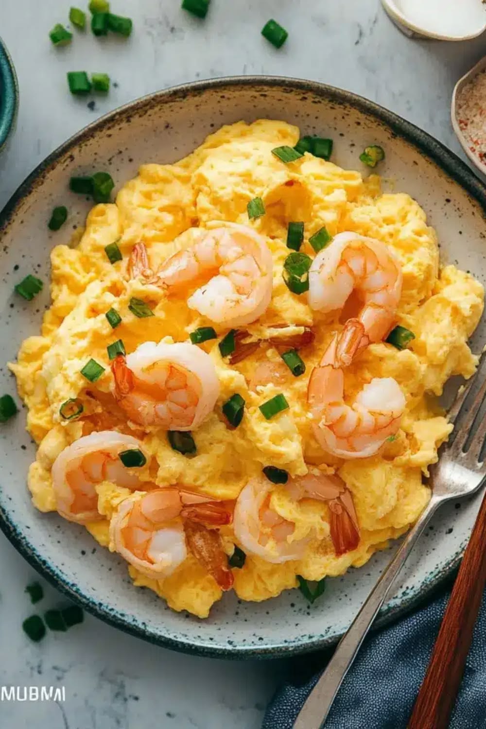 Cheesy Scrambled Egg With Prawn