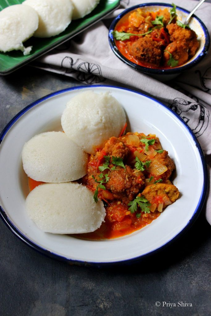 Idly (2 Pcs) With Vadacurry
