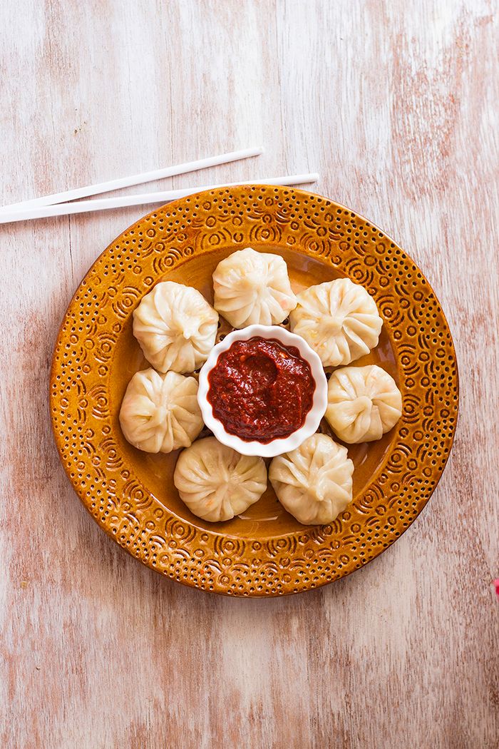 Schezwan Chicken Momos (8 Pcs)