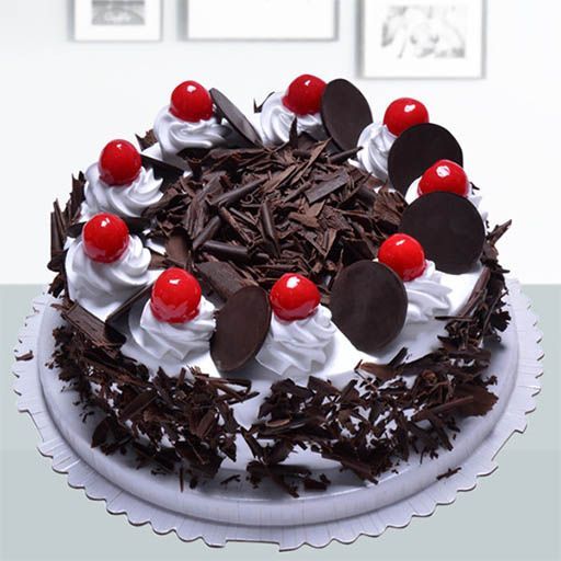 Black Forest Cake (1/2 Kg)