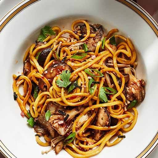 Schezwan Mushroom Noodles